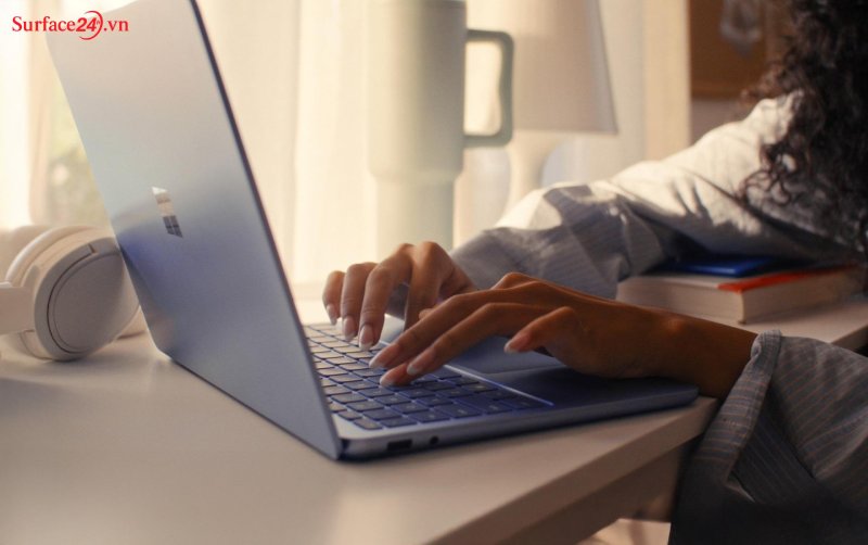 Ai nên sử dụng sản phẩm Surface Laptop 13 inch